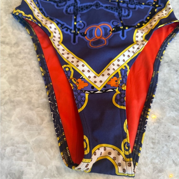 Hermes 2024 one piece swimsuit. Size 34 unworn - Picture 5 of 9